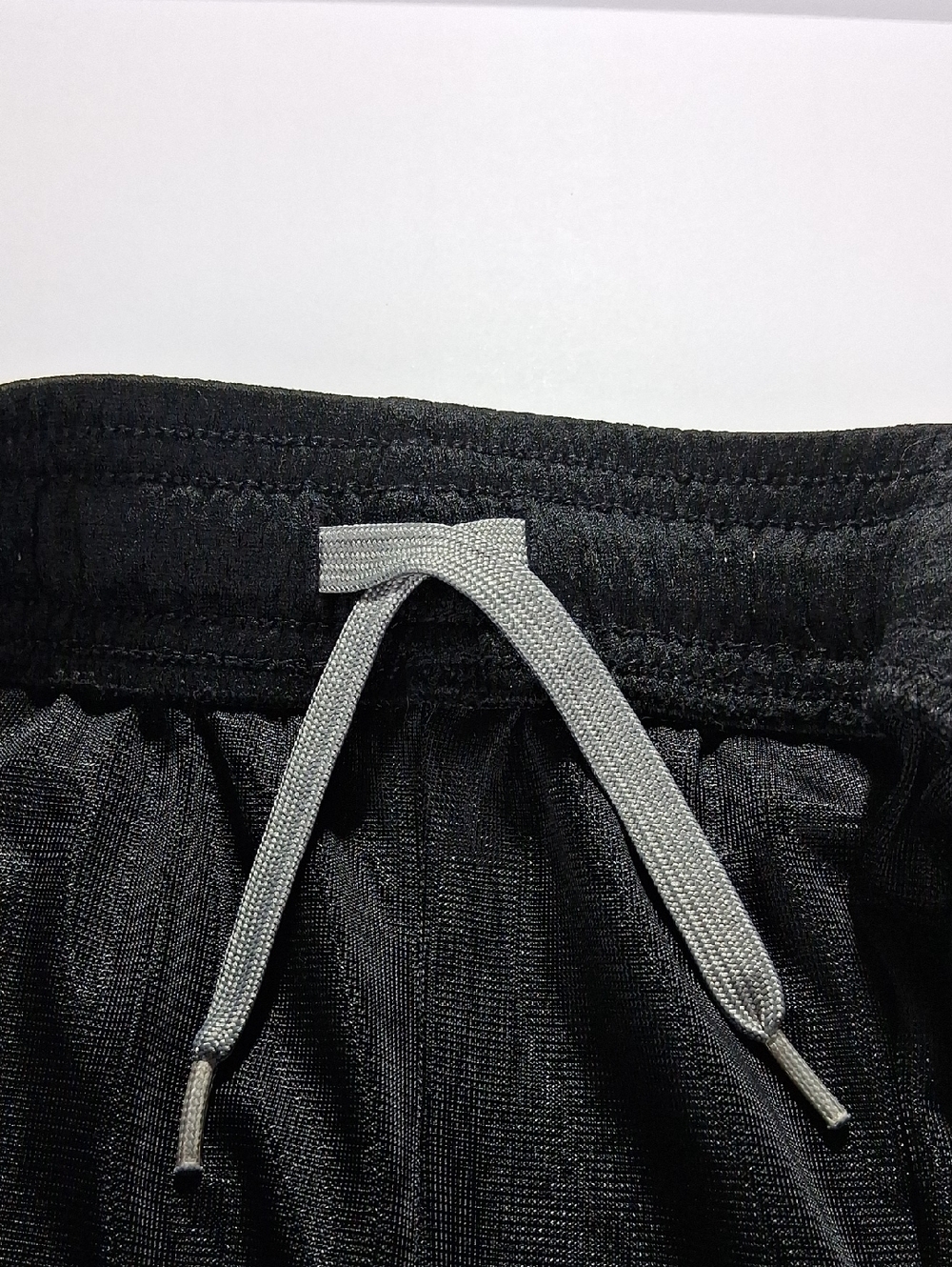 Boys Champion Black Athletic Mesh Shorts Size Medium (8/10) With Pockets - Picture 3 of 9